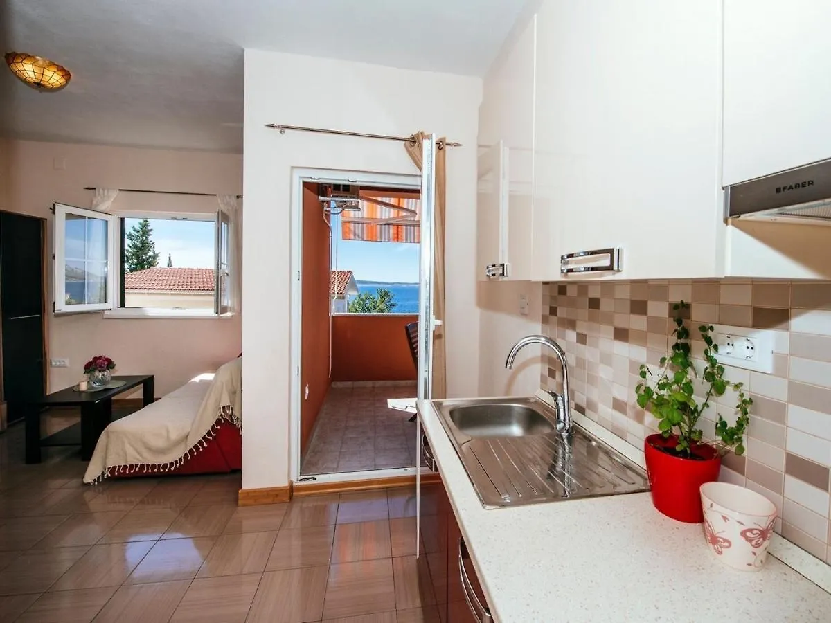 Bright Apartment In Dalmatia By The Sea Starigrad Paklenica