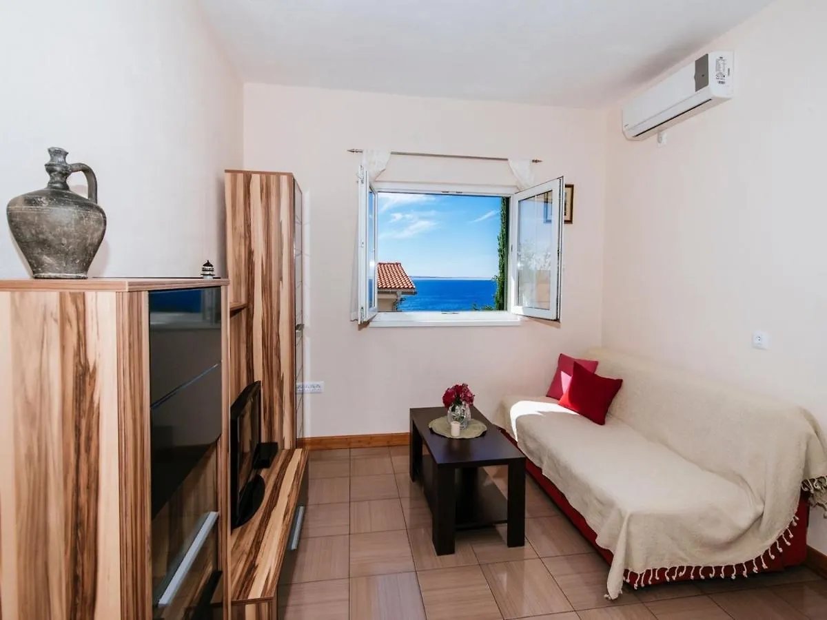 Bright Apartment In Dalmatia By The Sea Starigrad Paklenica